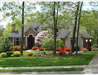 3rd image of 712 Carriage Dr