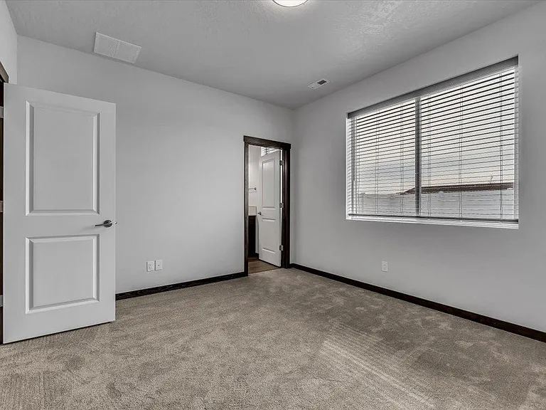 2905 N Corvus St — Photo 18