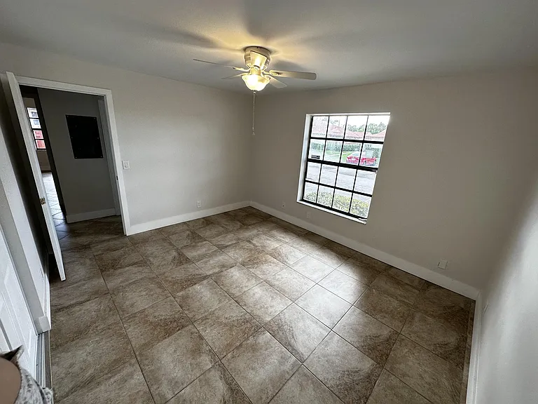 4326 Woodstock Dr #C — Photo 26