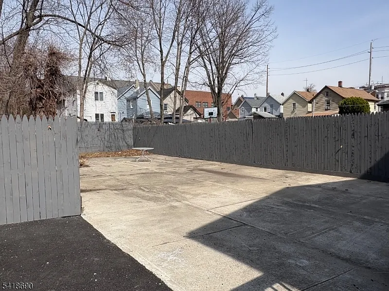 4 bed, 2.0 bath, $3,050 — Photo 3