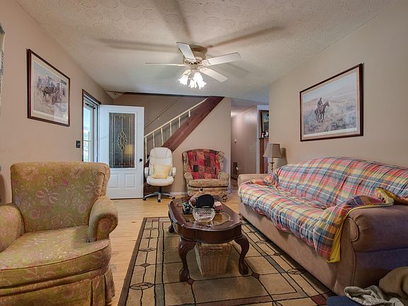 3rd image of 282 Billy Carter Ln