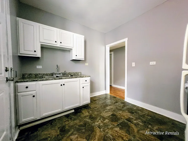 1615-17 W 78th St #1 — Photo 12