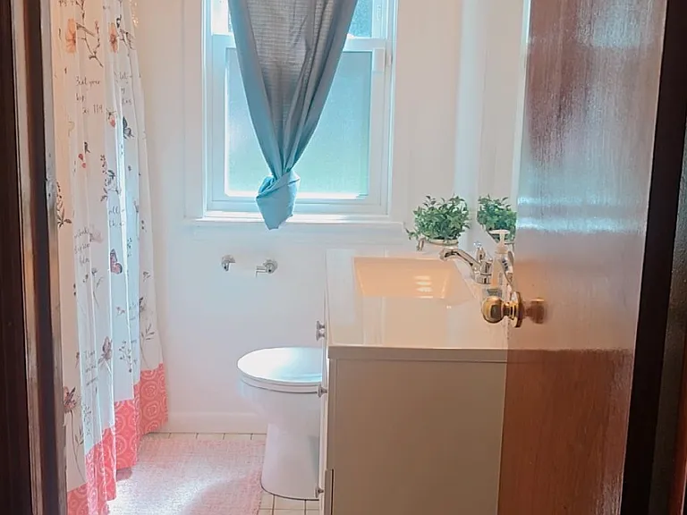 36 Florack St — Photo 4