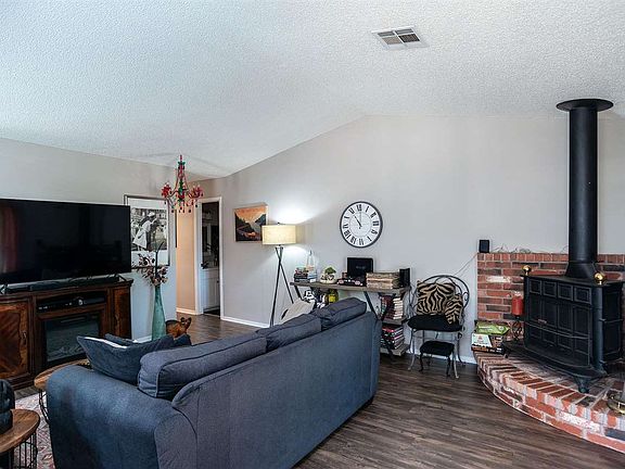 4th image of 1000 N Star Dr Unit 1