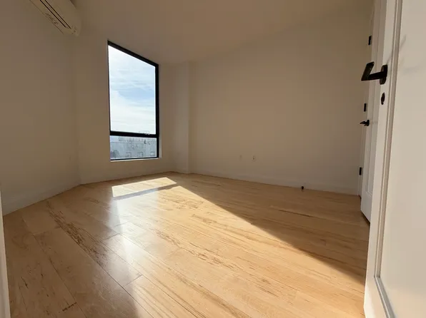 564 Saint Johns Place image 2 of 5