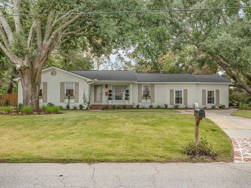 1st image of 930 Cliffwood Dr