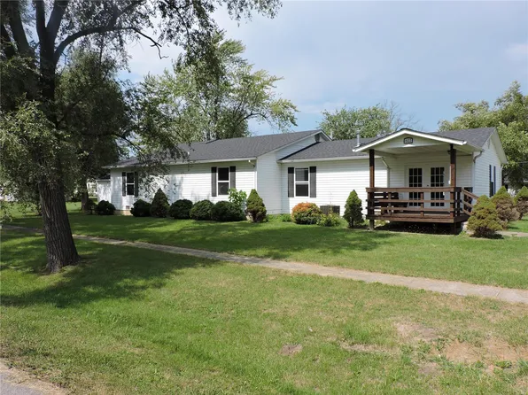 611 Lehnen St, Wellsville, MO 63384