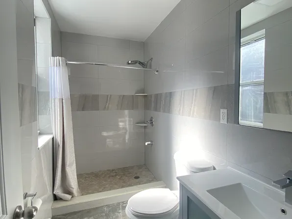 302 Marine Avenue image 7 of 9