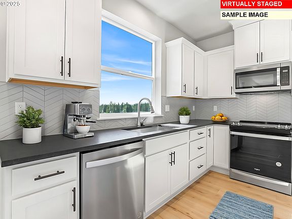2nd image of 715 NE Alderwood Dr #85