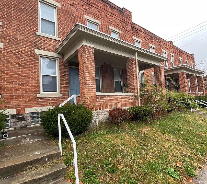 1st image of 880-896 E Whittier St #886