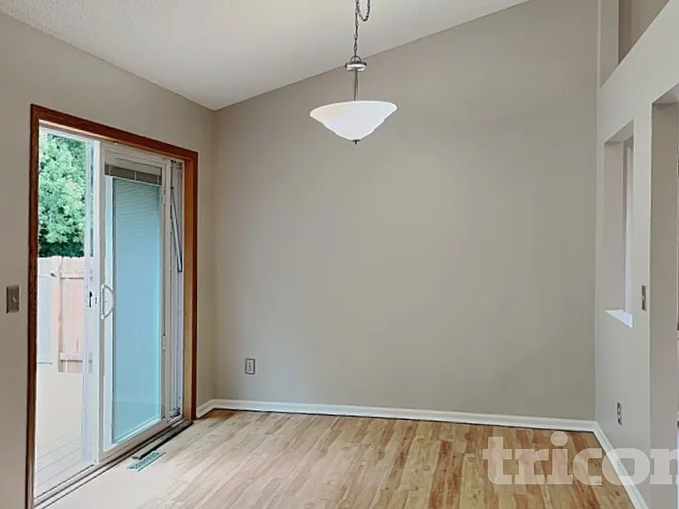 7429 Chesham Ln — Photo 5