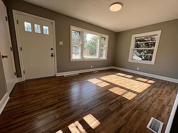 5th image of 511 Freeman Dr #Z4