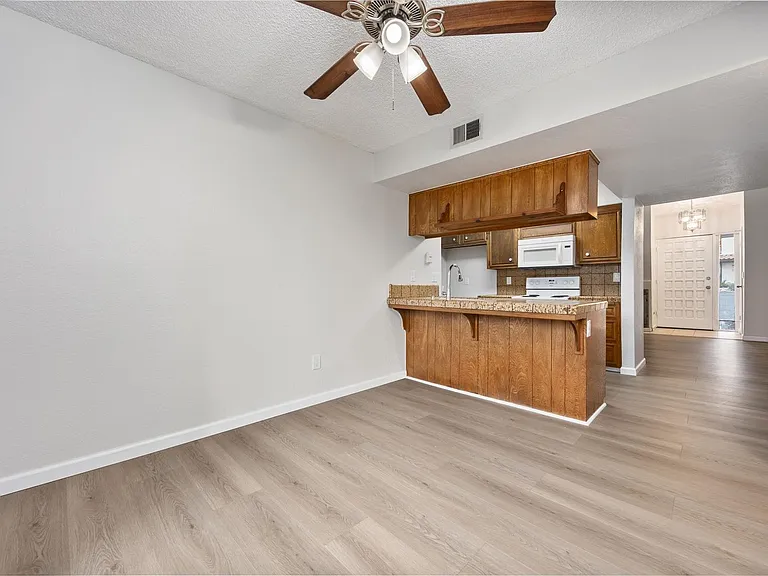 3501 Bernard St #1C — Photo 10