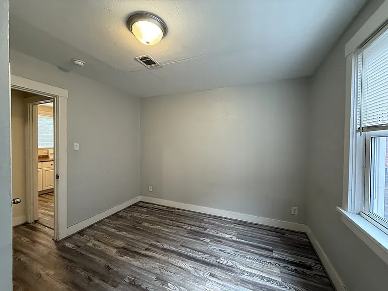 915 Chartiers Ave #4 — Photo 12