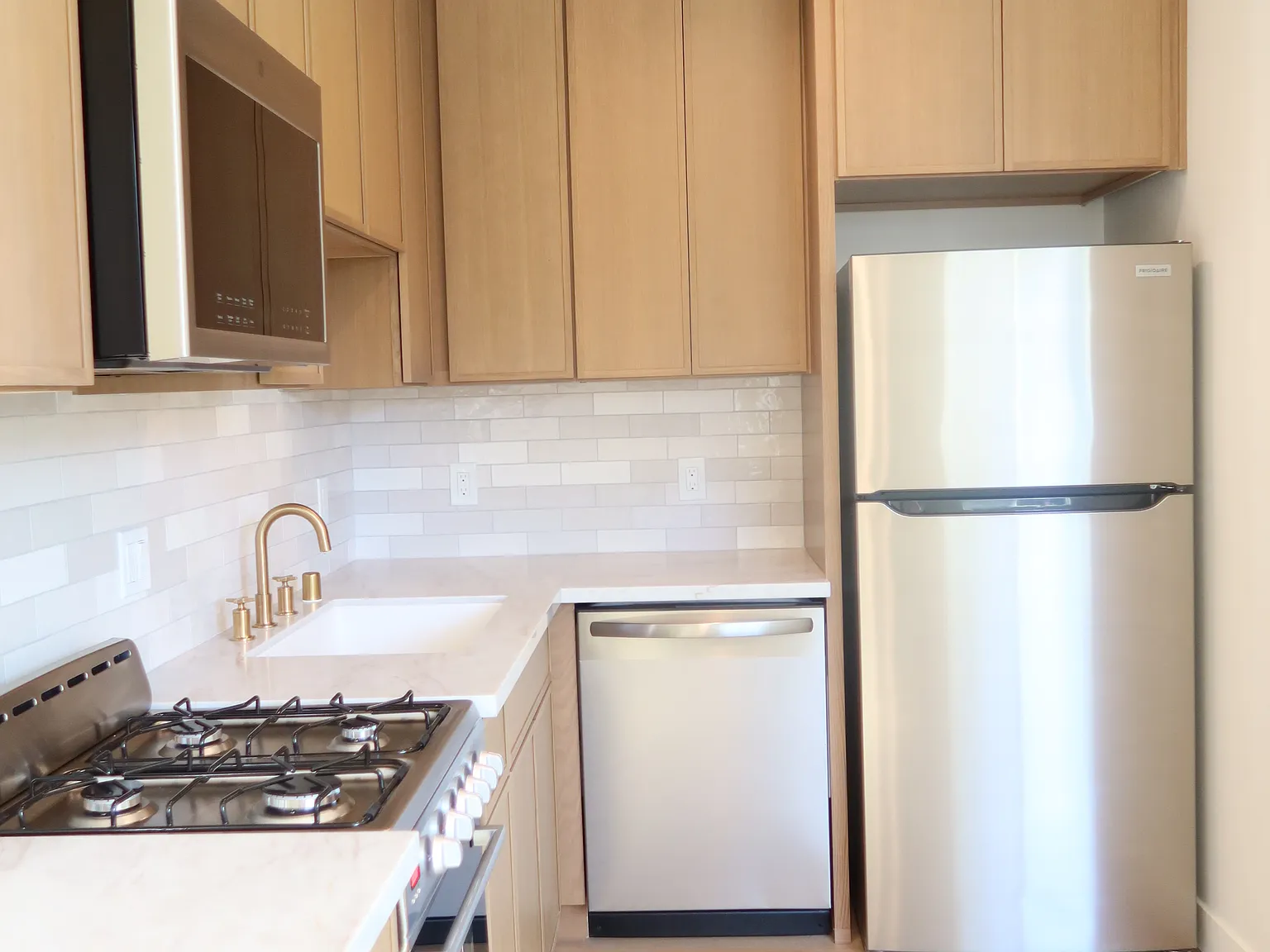 Studio, 500 sqft, $1,495 — Photo 2
