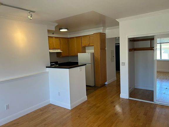 4th image of 1738 Haight St APT 303