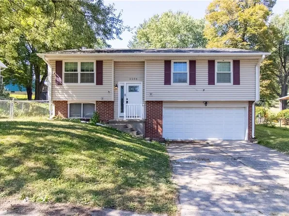 2504 Beechwood Blvd, Saint Joseph, MO 64503