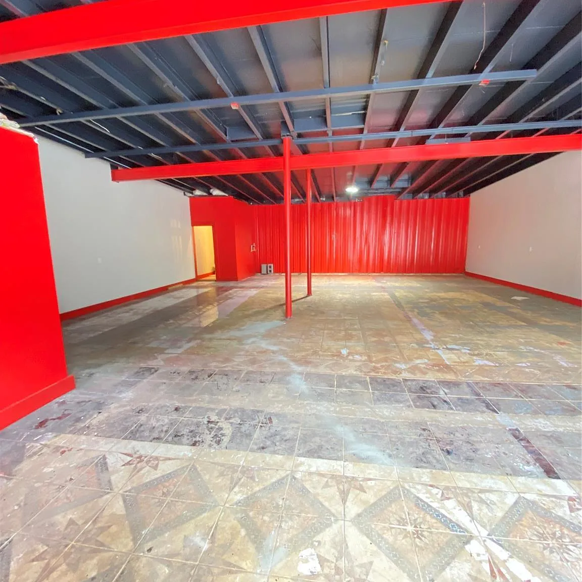 Studio, 2000 sqft, $2,450 — Photo 3
