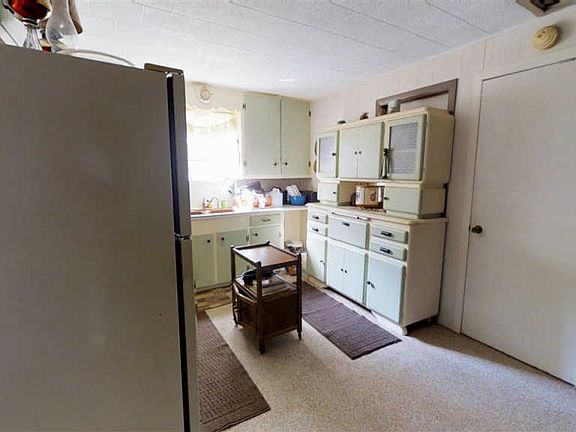 5th image of 615 County Road 3709
