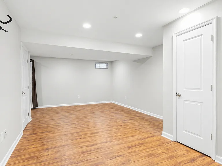 2236 Ivy Ln #5 — Photo 4