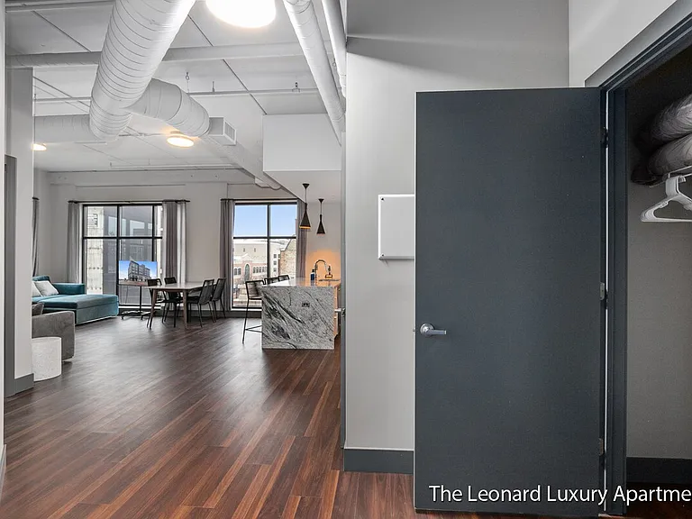 The Leonard Luxury Apartments — Photo 31