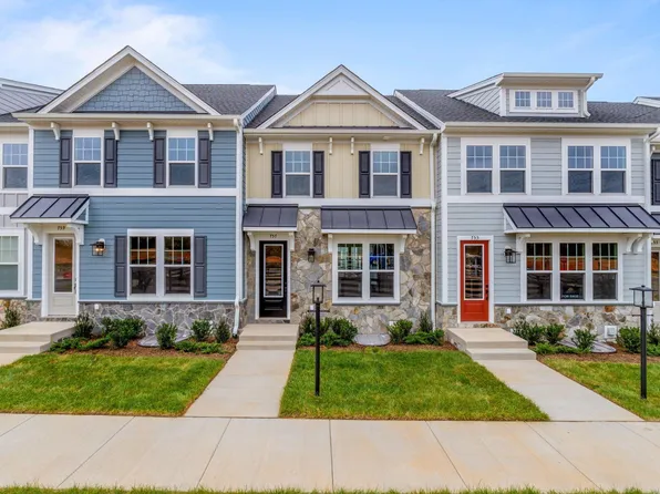 757 Park Ridge Dr, Crozet, VA 22932