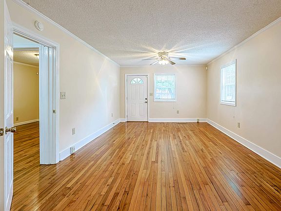 4th image of 2220 S Island Rd.