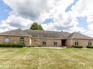 17N771 Hidden Hills Trl, West Dundee, IL 60118