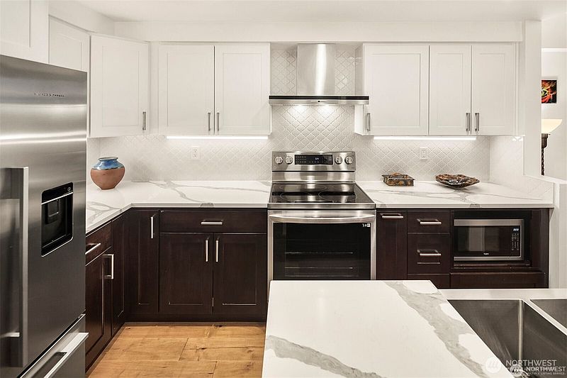 2nd image of 2621 2nd Avenue #504