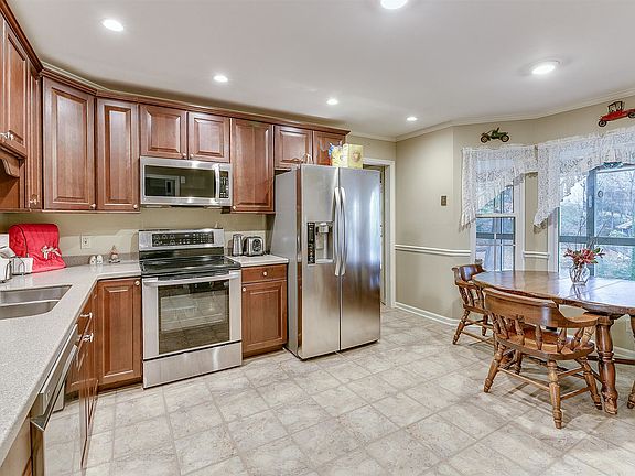 5th image of 6753 Moss Lake Dr