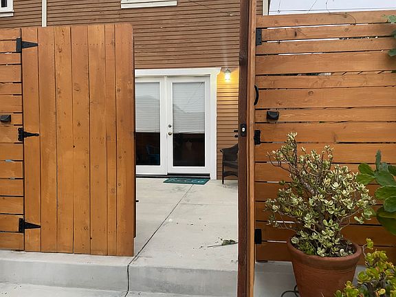 5th image of 925 1/2 Glendale Ave