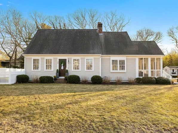 24 Hunt Street, North Falmouth, MA 02556