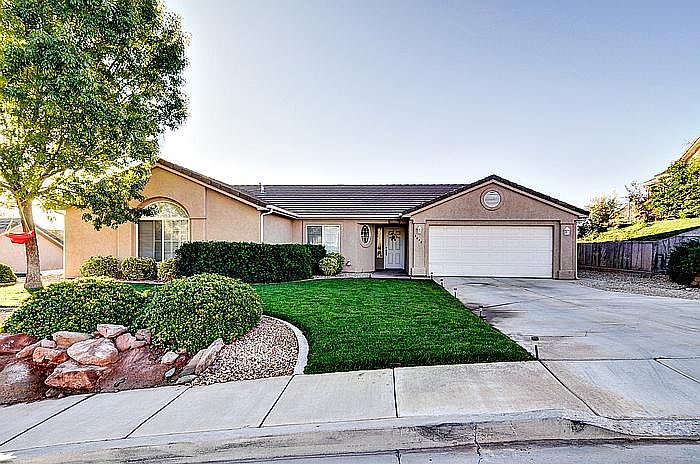 Front yard_07282023