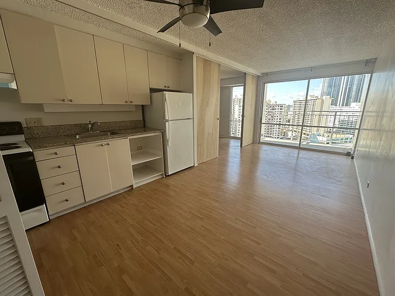 1655 Makaloa St #1801 — Photo 2