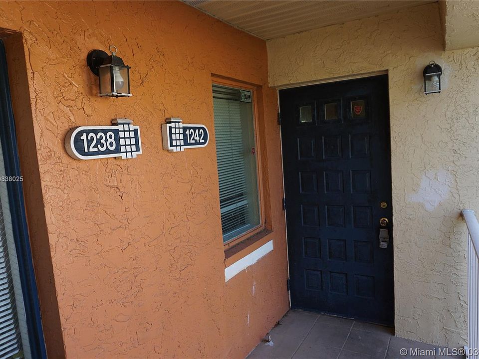 1st image of 1242 The Pointe Dr