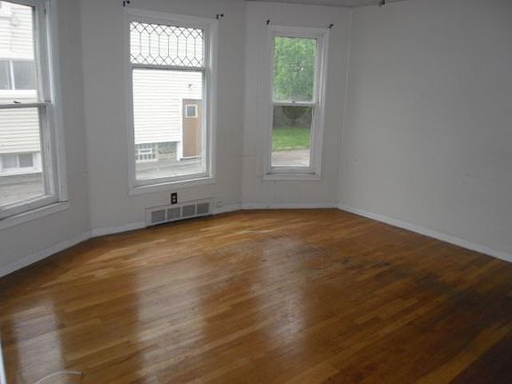 3rd image of 225 N Center St #1