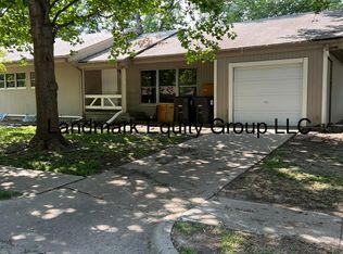 402 Whisper Ln, Belton, MO 64012