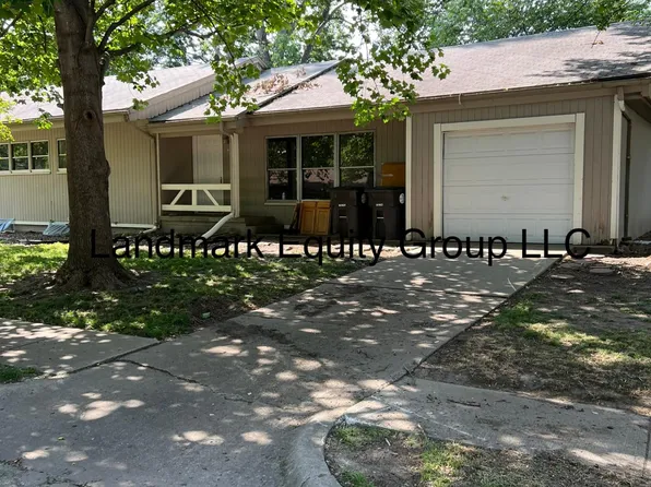 402 Whisper Ln, Belton, MO 64012