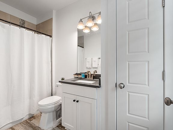 3rd image of 1815 Ridley Blvd Room D