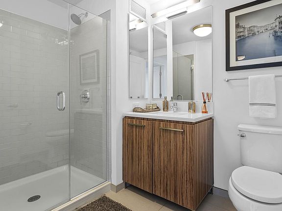 5th image of 333 W Wolf Point Plz #2605