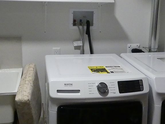 4th image of 459 Hugel Ave #6