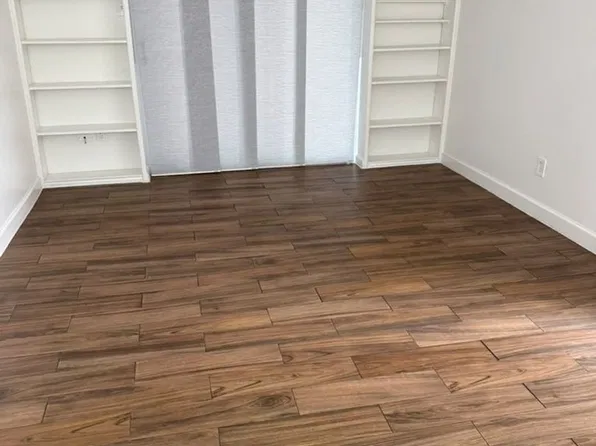 2744 Briarhurst Dr APT 32, Houston, TX 77057