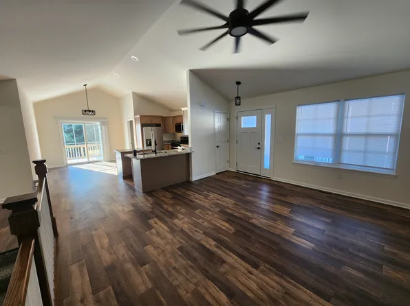 322 S Prairie St Unit B, Rochelle, IL 61068