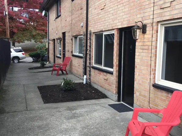 4006 Pasadena Pl NE APT 2, Seattle, WA 98105