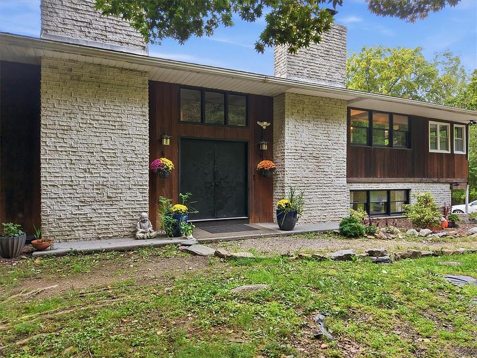 1st image of 822 Semmels Hill Rd