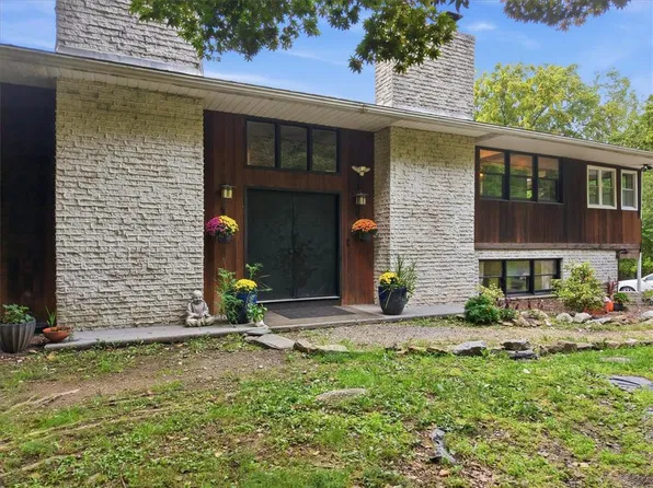 822 Semmels Hill Rd, Lehighton, PA 18235