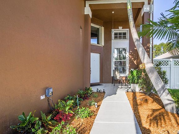 3rd image of 115 Citrus Park Cir