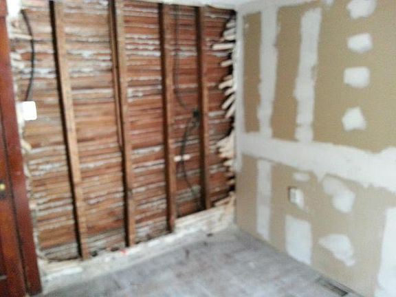 4th image of 426 N 4th St