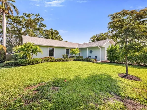 1255 Illinois DR, NAPLES, FL 34103