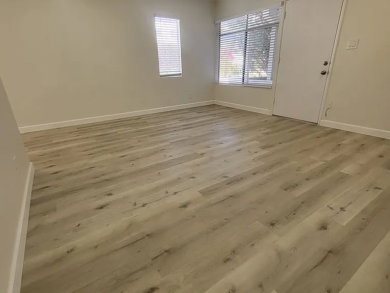 Reynard Canyon Apartments — Photo 14